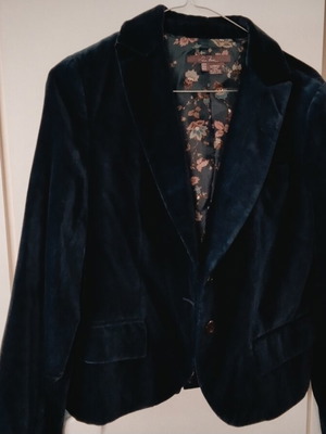 Chanel blue velvet jacket like new, Spanish made