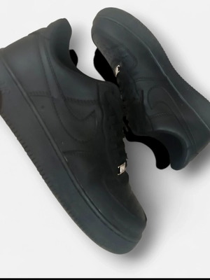 AirFoce 1s black Nike sneakers size 43 like new