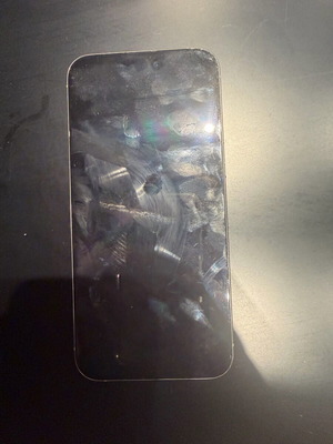 Iphone 15 Pro Max 512 Gb μαύρο titanium μεταχειρισμένο με σημάδια και γρατζουνιές