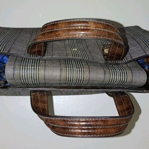 Axel plaid hand and shoulder bag like new