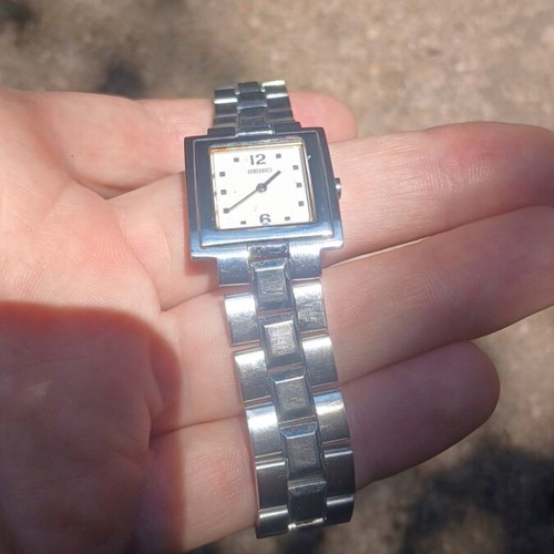 Seiko 1N00-6K50 wristwatch like new, silver, women's