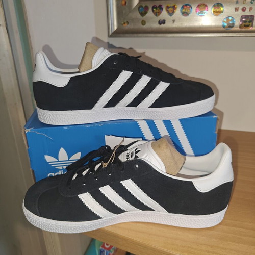 Adidas Gazelle sneakers size 39 new, black and white suede