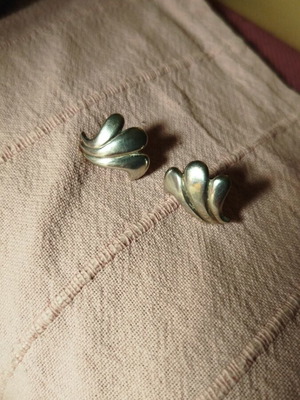Vintage earrings like new, missing clasps, silver color