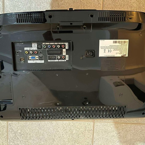 Samsung 29" inch TV used, remote not working, no stand