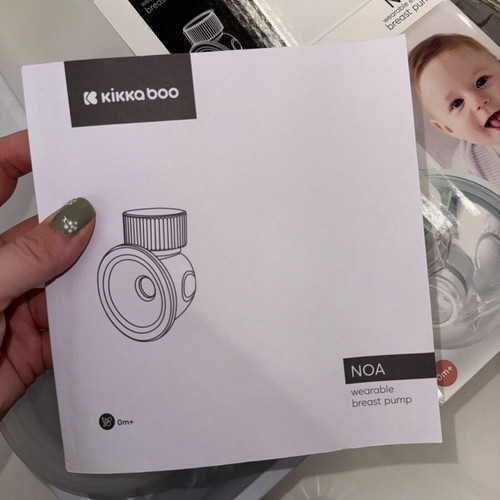 Kikkaboo electric wireless breast pump like new with 48 storage bags