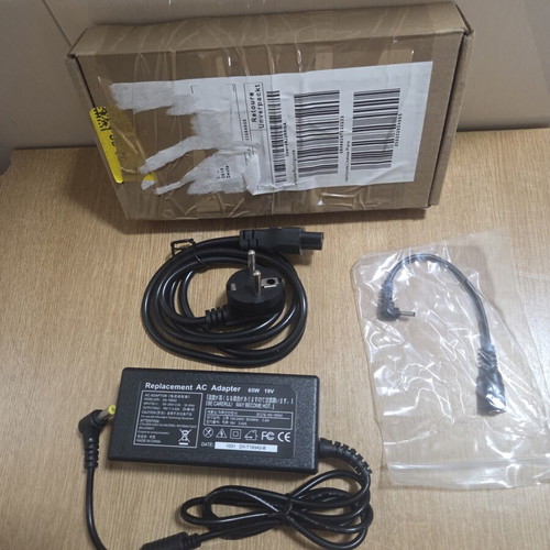 Universal charger AC adapter 65W 19V model KS-19342 new