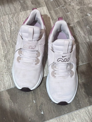 Nike athletic shoes like new, size 38.5, pink