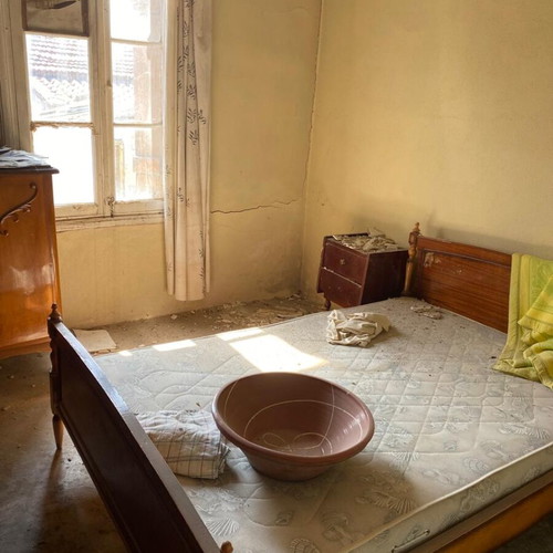Οικόπεδο 139 τ.μ. στη Χίο με παλαιά κατοικία προς ανακαίνιση
