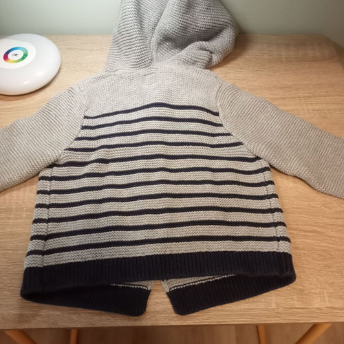 Sweater jacket with dog hood buttons GAP 12/18 months like new