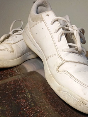 Παπούτσια Adidas αθλητικά μεταχειρισμένα, μέγεθος 38, άσπρα