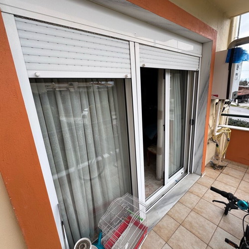 Aluminum window frames, set of 4 with screens