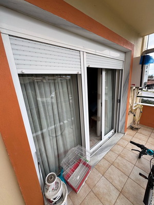 Aluminum window frames, set of 4 with screens