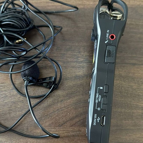 Zoom H1n and Boya BY-M1 lavalier microphone kit like new