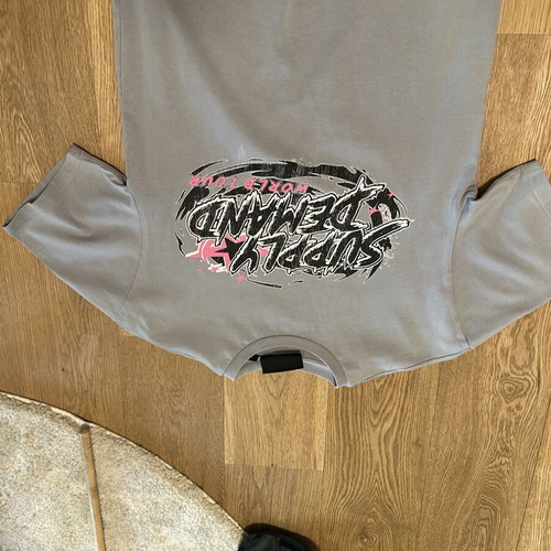 T-shirt Supply&Demand size XS like new, gray