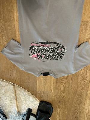 T-shirt Supply&Demand size XS like new, gray