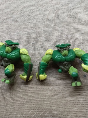 Faunus Gormiti Titanium series figures used, set of two missing right legs