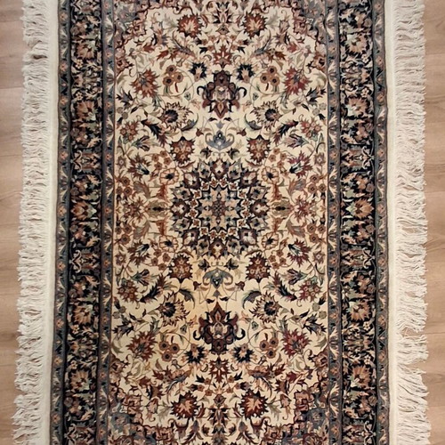 Persian rug used in good condition, silk and wool, handmade 1.60 x 0.93