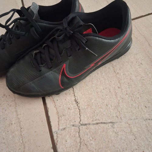 Nike football shoes used, black and red, sizes 35-36