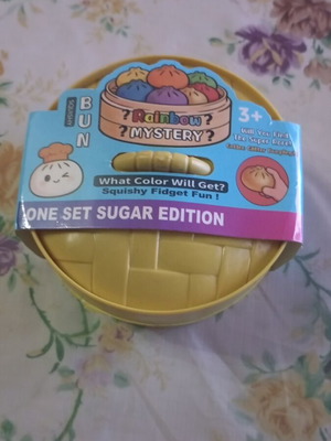 Dumbing sealed with random color