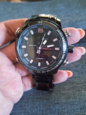 Naviforce men's analog digital watch 47mm chronograph used, black metal bracelet