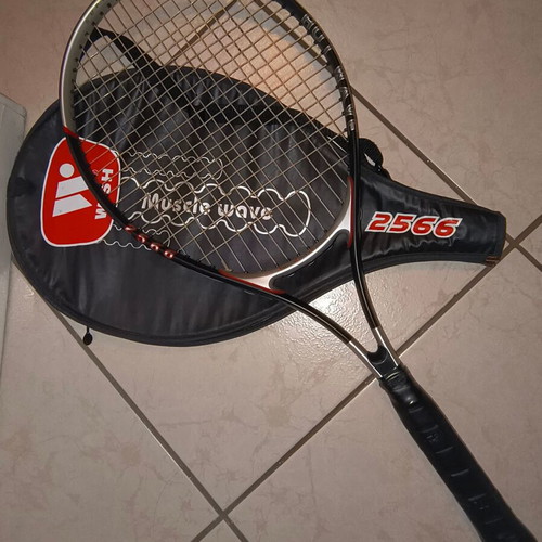 Wish Muscle Wave lightweight racket used for beginners