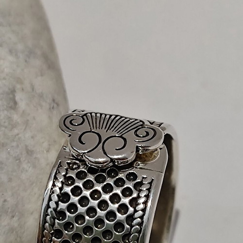 925 Silver Ring like new with vintage design