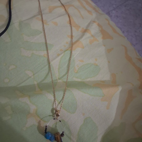 Set of 8 jewelry pieces