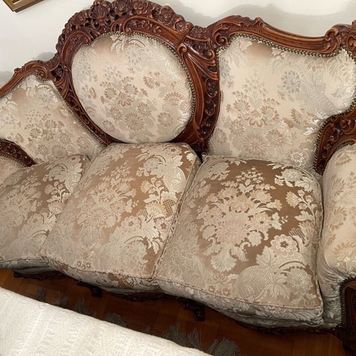 Baroque Sofa Set like new with 3-seat sofa, 2 armchairs and round table