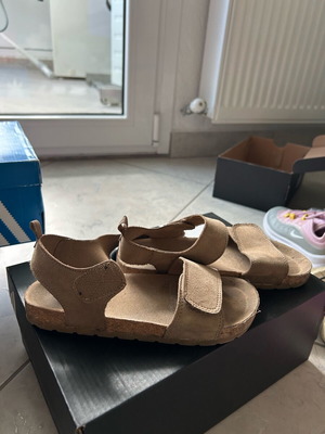 Children's sandals like new, size 31