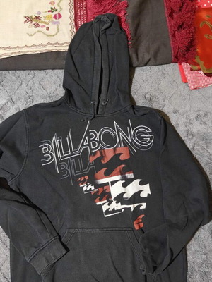 Billabong men's hoodie used with black, red and white graphic print