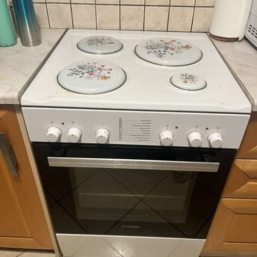 PITSOS kitchen stove with 4 burners and oven
