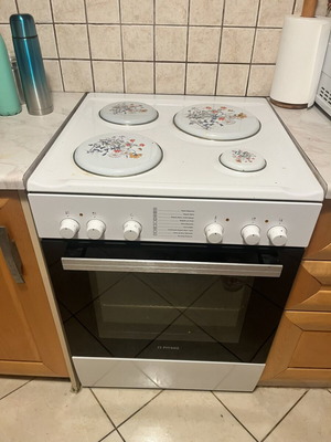 PITSOS kitchen stove with 4 burners and oven