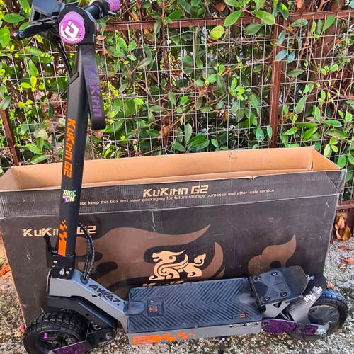 KuKirin G2 electric scooter like new with many extras