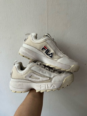 Fila sneakers used with reusable stickers, size 40, white