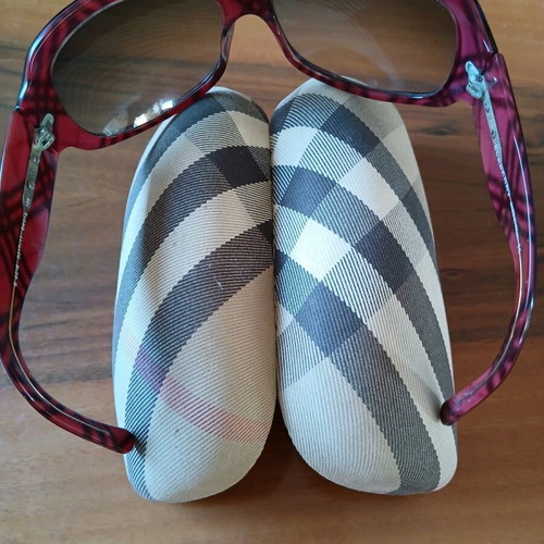 Burberry sunglasses used, acetate, burgundy color