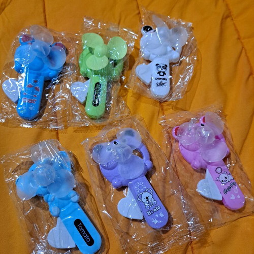 Children's hand-operated fan new with various themes