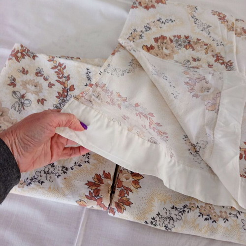 Set of 3 cotton single bed sheets used with beige-brown floral pattern