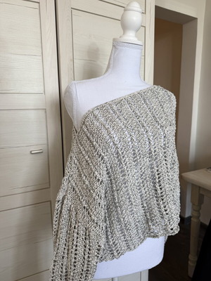 Πλεκτό πουλόβερ από Κύπρο σαν καινούργιο, off shoulder, γκρι