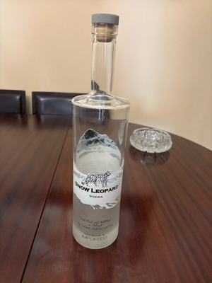 Μπουκάλι Snow Leopard Vodka σαν καινούργιο, άδειο