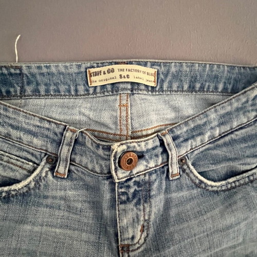 Staff jeans used, size 28/Small, low waist 2000s