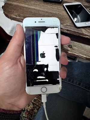 iPhone 7 32g used, parts only