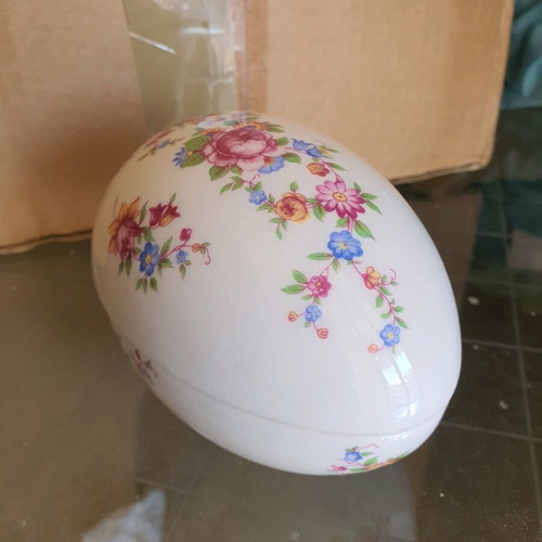 Porcelain decorative egg vintage like new