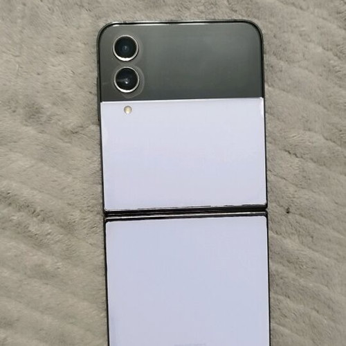 Samsung Z Flip 4 used, lilac with broken screen for parts or repair