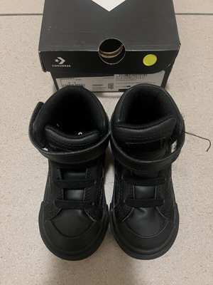 Converse kids' black athletic boots size 23