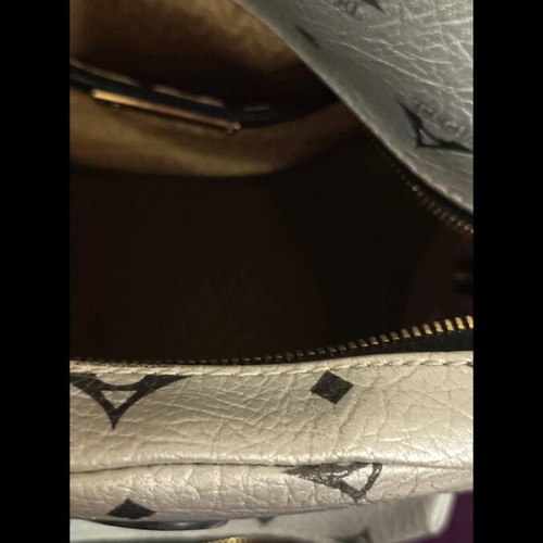 Backpack La tour Eiffel with gold studs silver like new