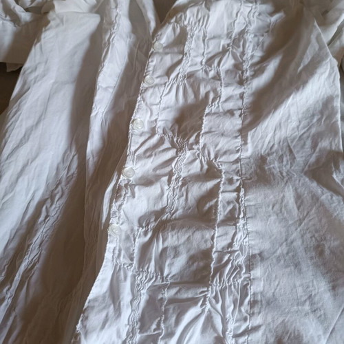 White vintage shirt size S like new with puffed sleeves and patterns
