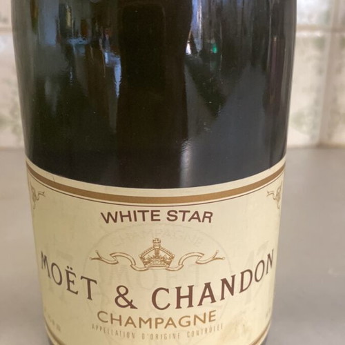 Moët & Chandon White Star champagne bottle