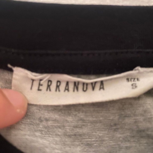 Crop top set of 4 like new, various colors and brands