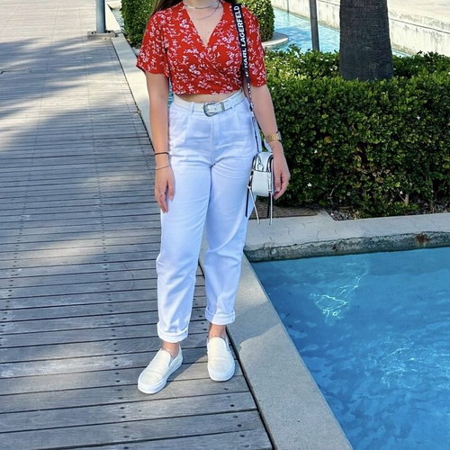 Shein White High-Waisted Mom Fit Jeans like new, size M