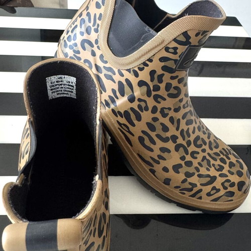 Wellybob boots like new, leopard print, size 40